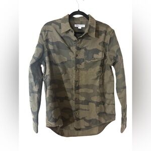 Outerknown NWOT camo blanket shirt size small petite